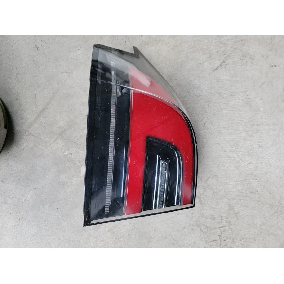 Tesla Model X Rear Tail Lamp Left detail 3