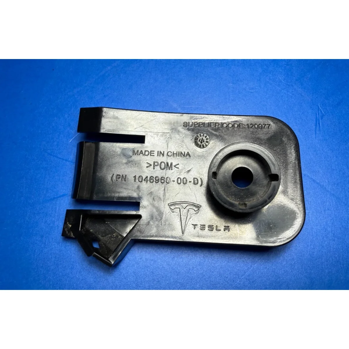 Tesla Bumper Headlight Outer Right Bracket Holder Right detail 2