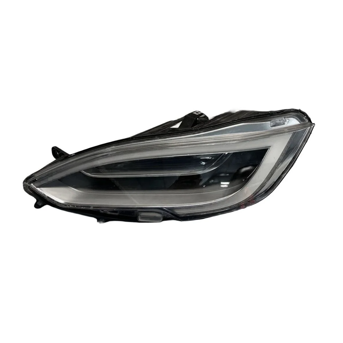 Tesla Model S Headlamp Right detail 2