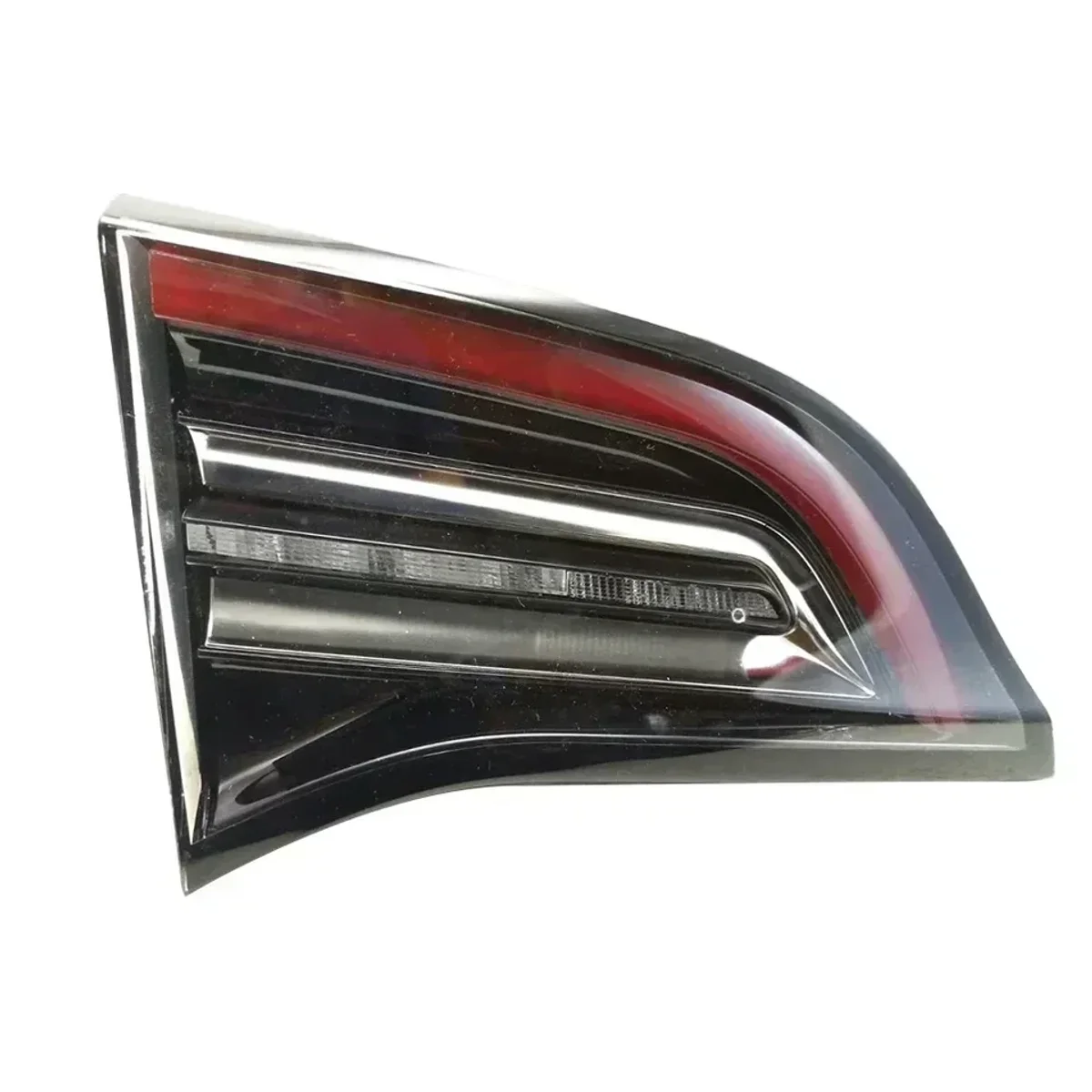 Tesla INNER TRUNK LID TAILLIGHT SIDE LAMP Left detail 2