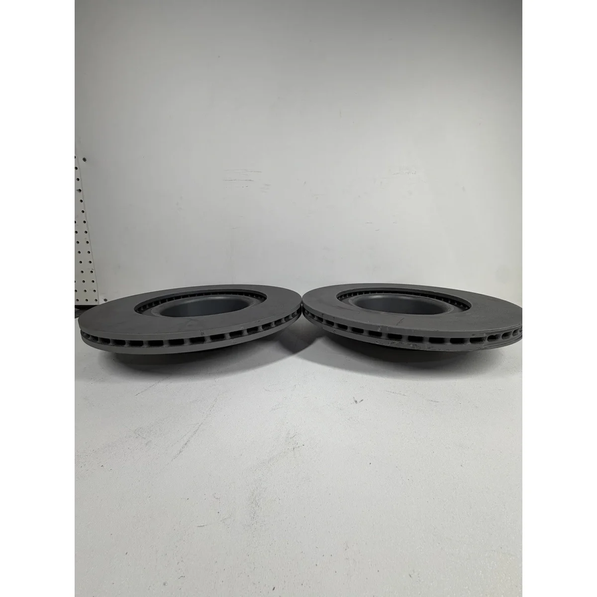 Tesla Model Y Front brake disc detail 3