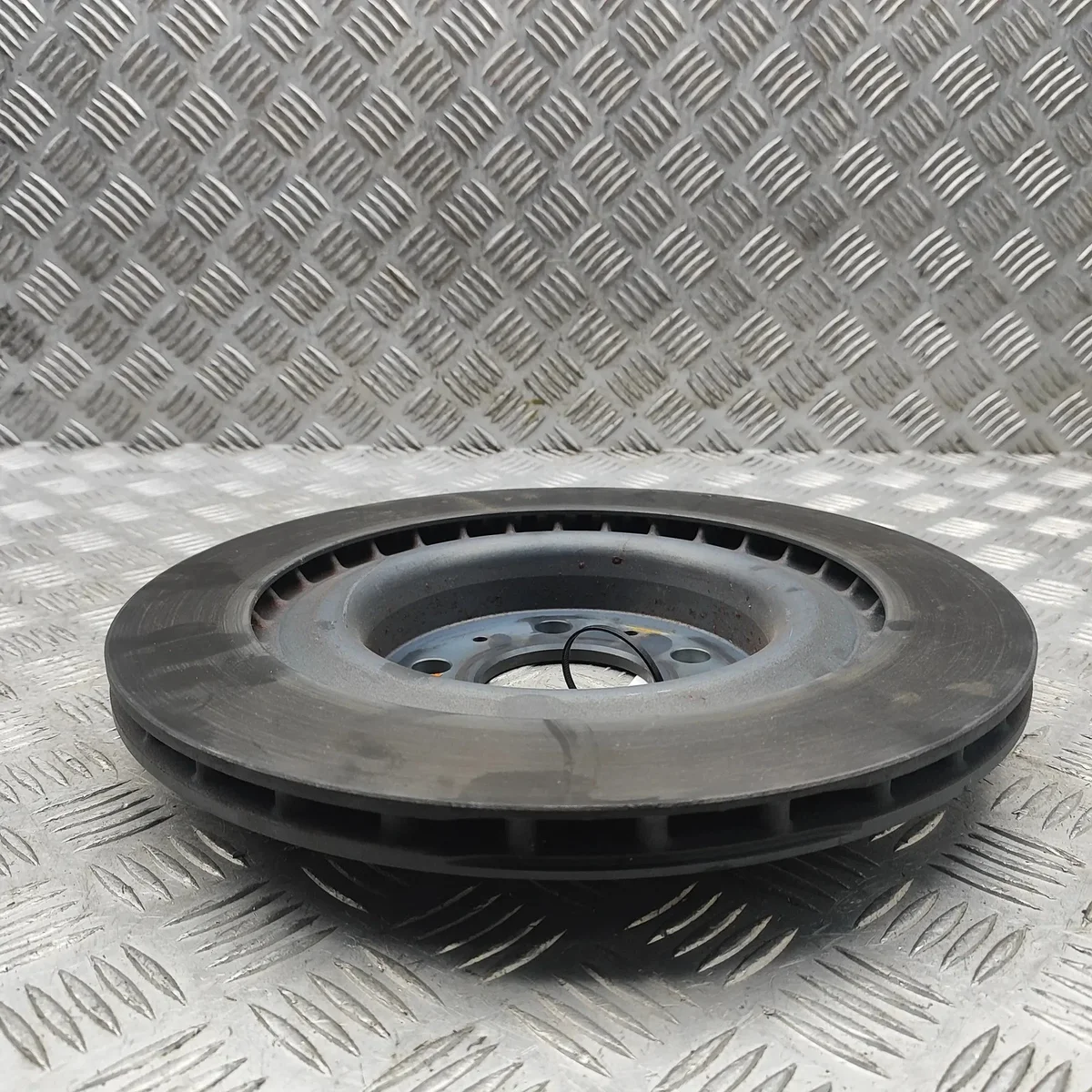 Tesla Model Y Rear brake disc detail 3