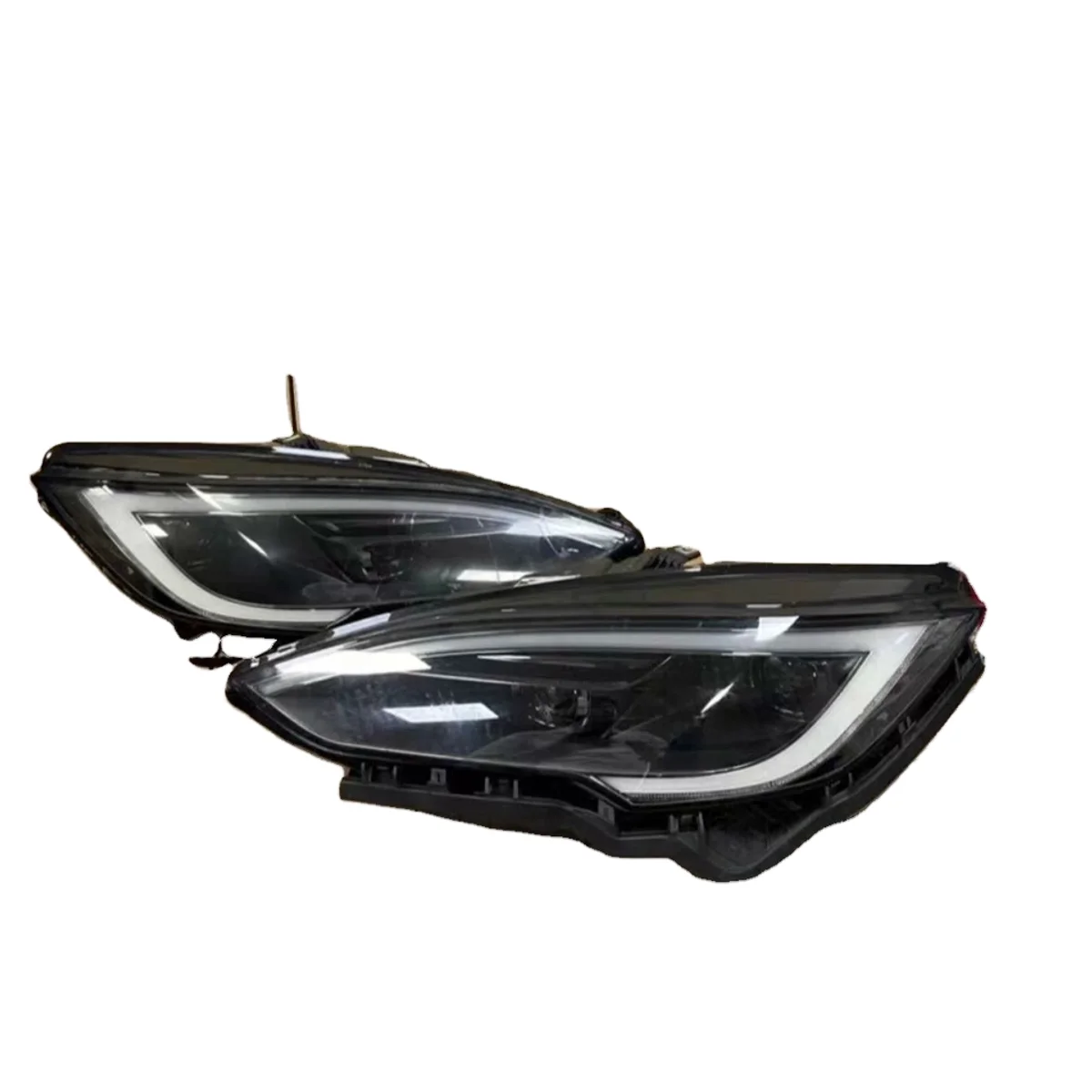 Tesla Model SHeadlight Left detail 2