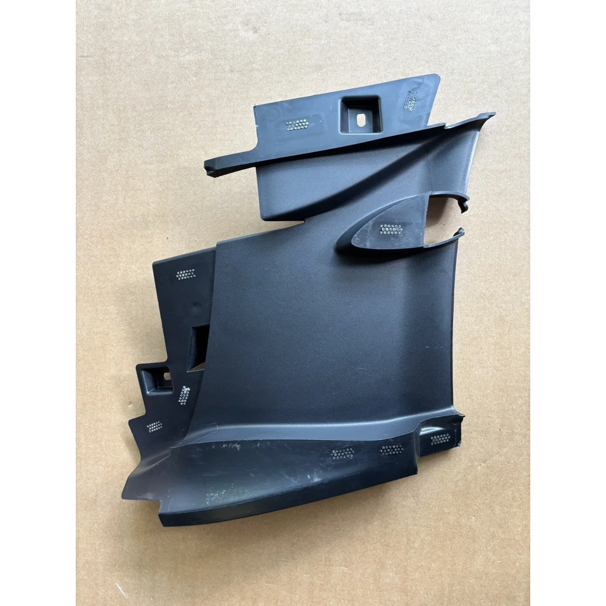 Tesla22Model X Front Fog LightBracket Left detail 2