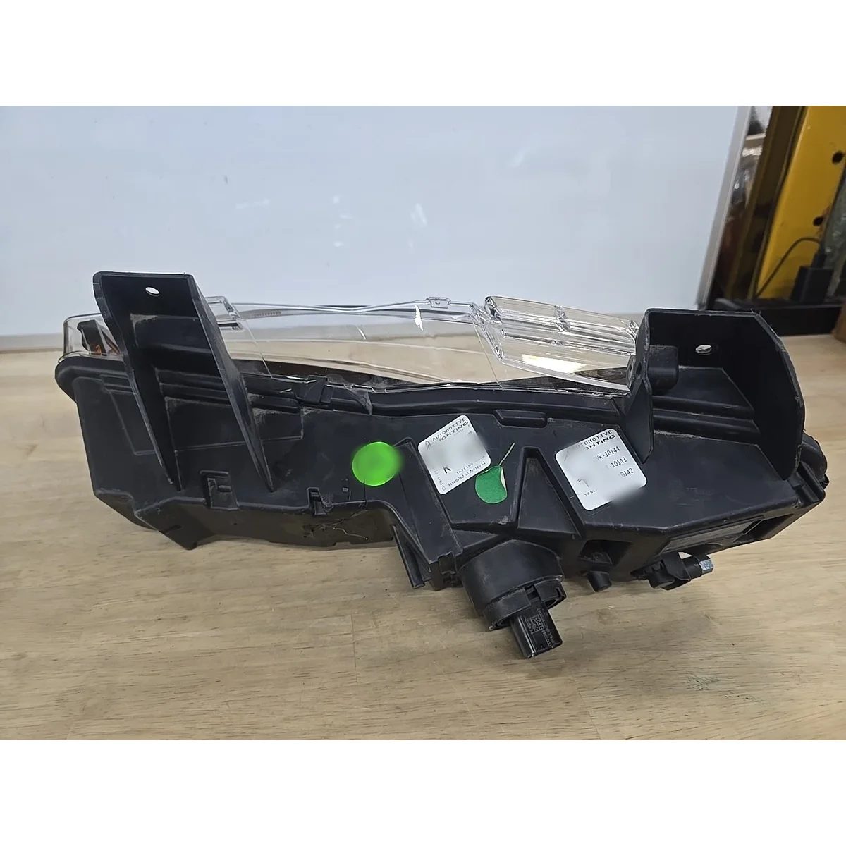 Tesla Model XFront Fog Light Right detail 3