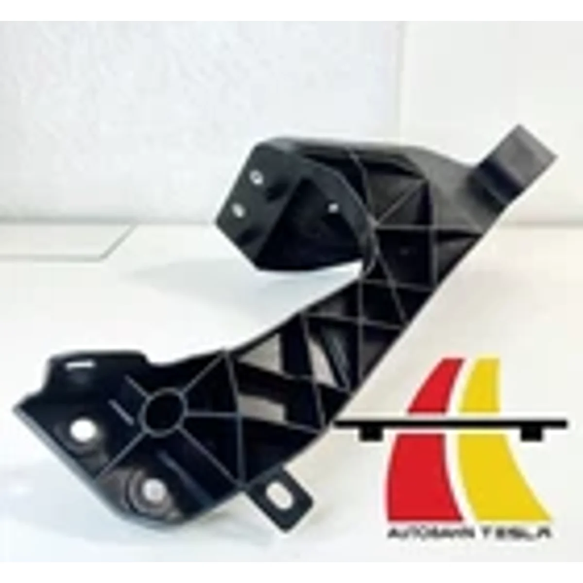 2022 Tesla MDS headlamp lower supporter (right) detail 2