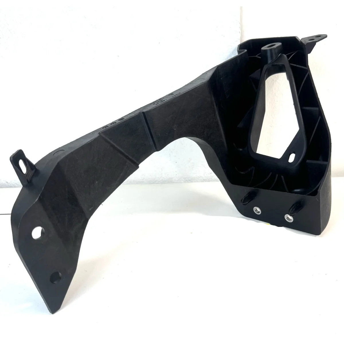2022 Tesla MDS headlamp lower supporter (right）