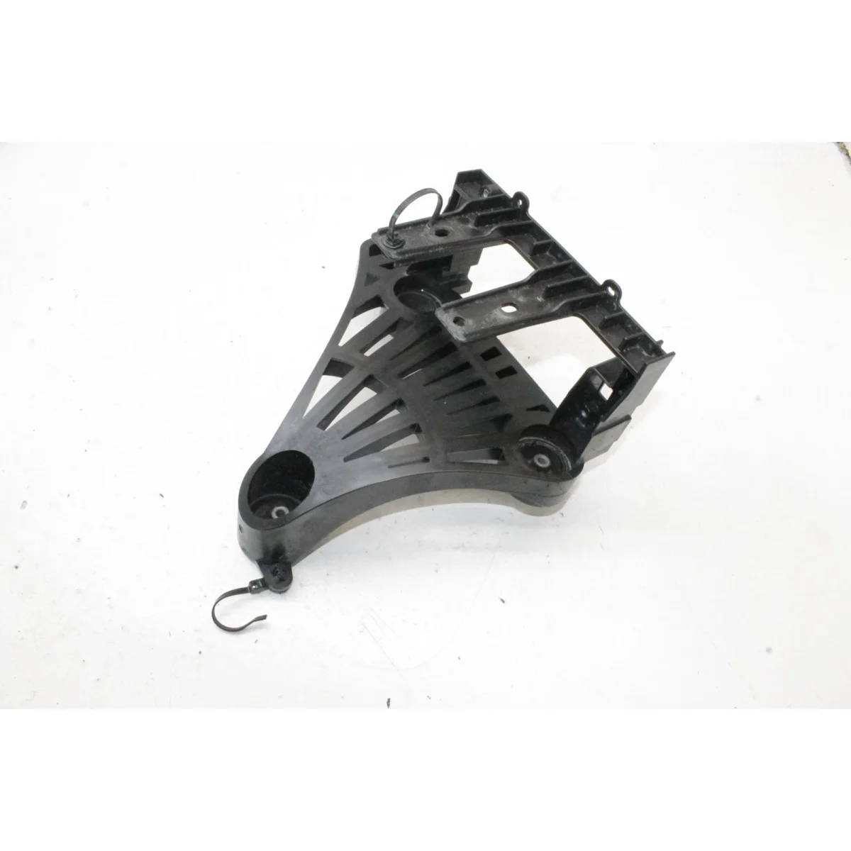 Tesla Model 3 3 car cold air pump bracket 22-23