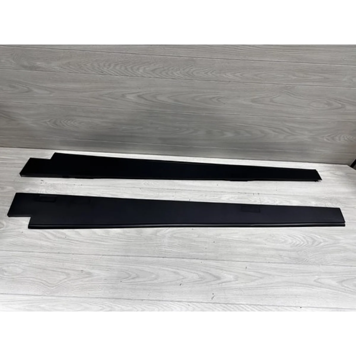 Tesla RearRUpperCoverPanel R