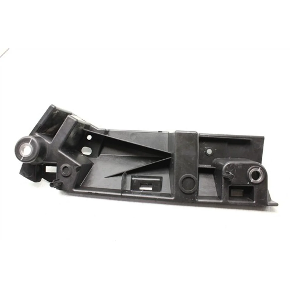 CARRIER - REAR FENDER FLARE AFT - RIGHT HAND