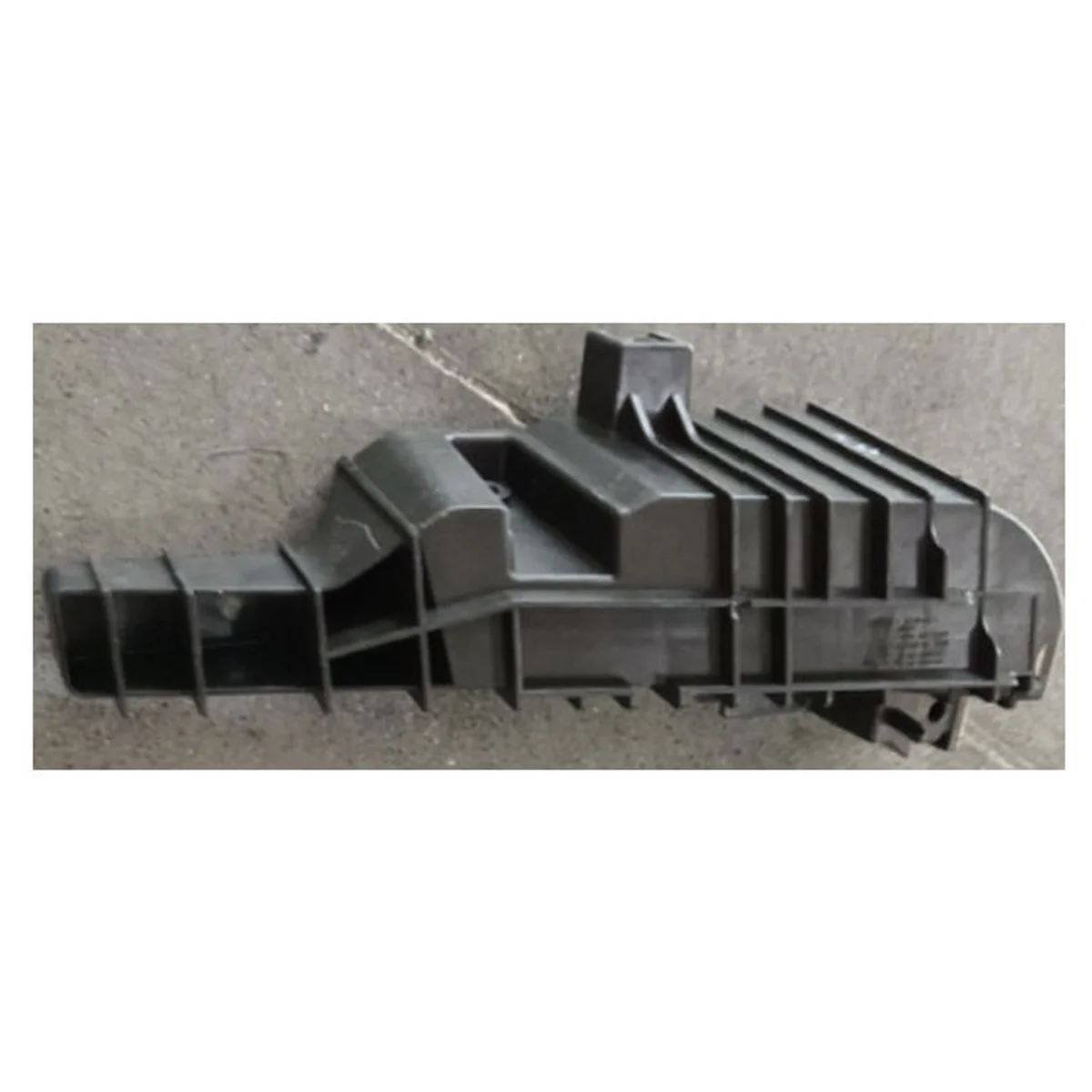 Tesla LowerRearBracketR
