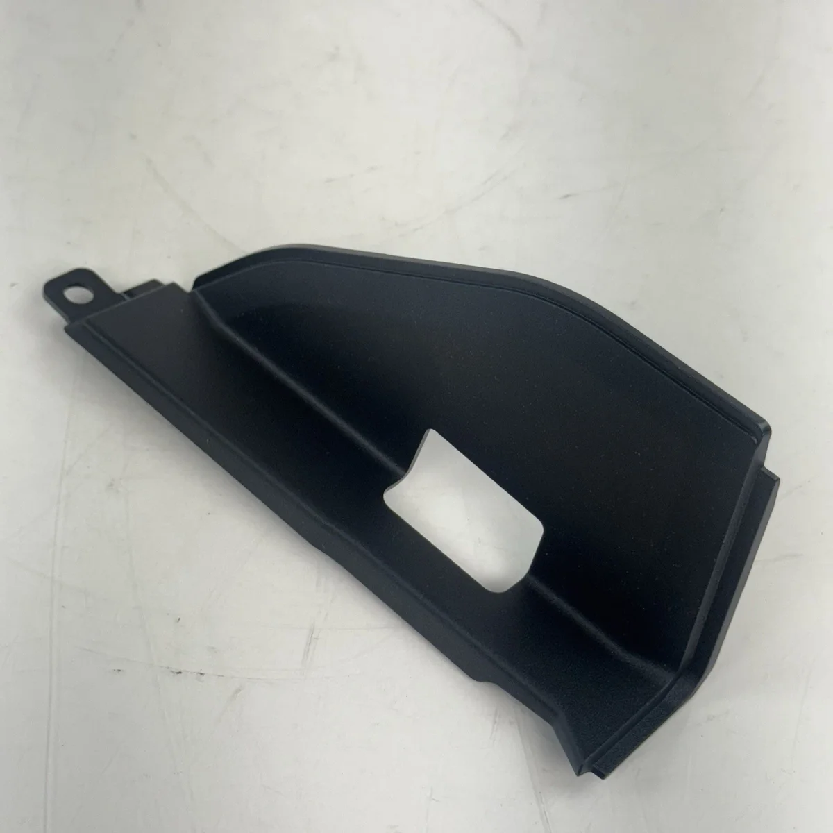 Tesla RearLInnerTrim Panel L