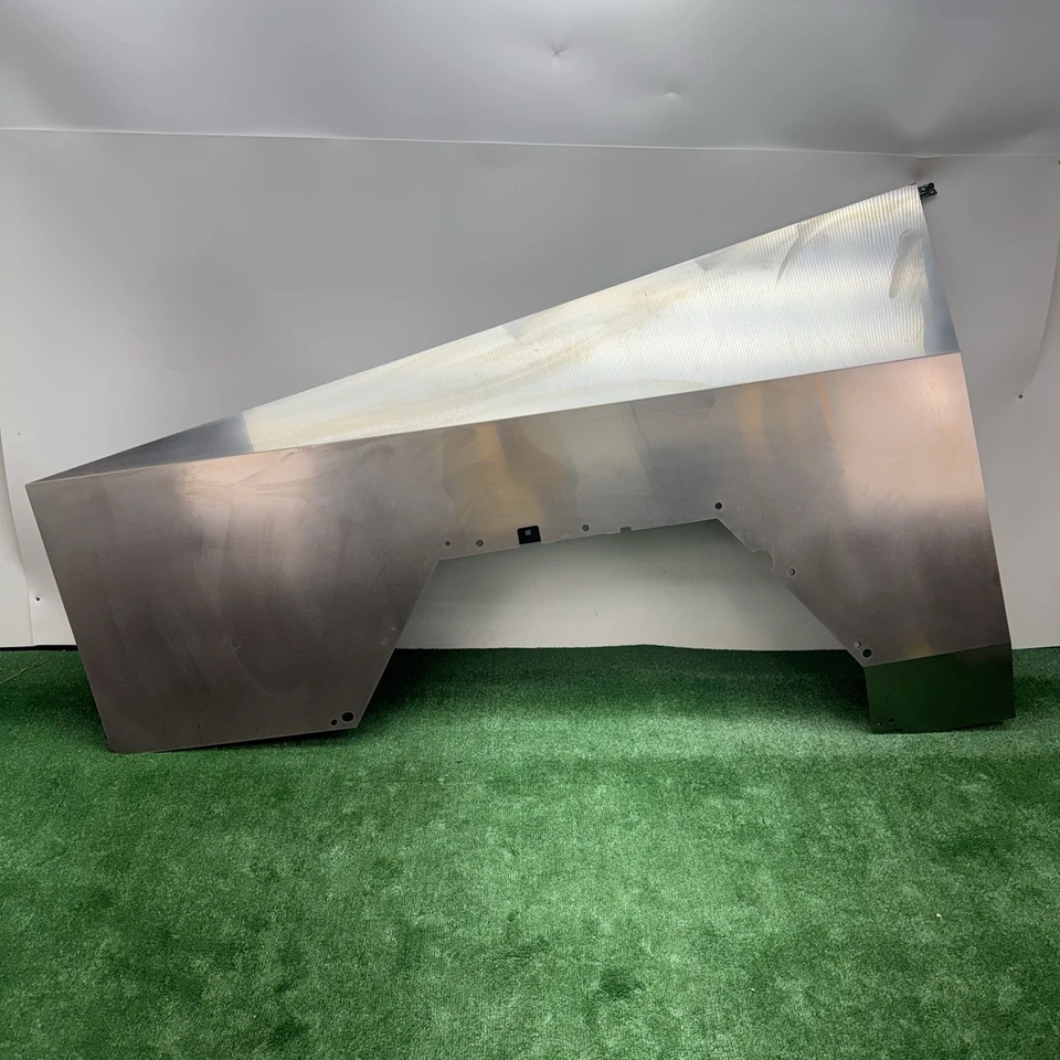 Tesla RearFenderInnerR